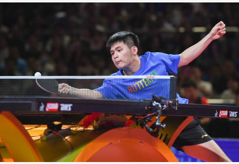 杜兰特竟被嫌弃！马刺宁要新秀，不签两届FMVP，真相是瞄准NBA最大鱼？