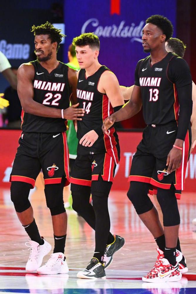 被夹击时 被夹击时